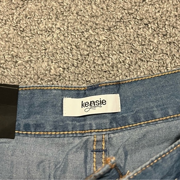 Kensie Shorts Womens 6/28 Blue Belted Soft Lightweight Jean Cuffed NWT - Picture 4 of 10